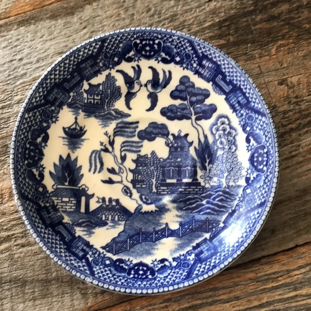 Blue Willow Saucers - Vintage - Set of Six - Picture 7 of 8